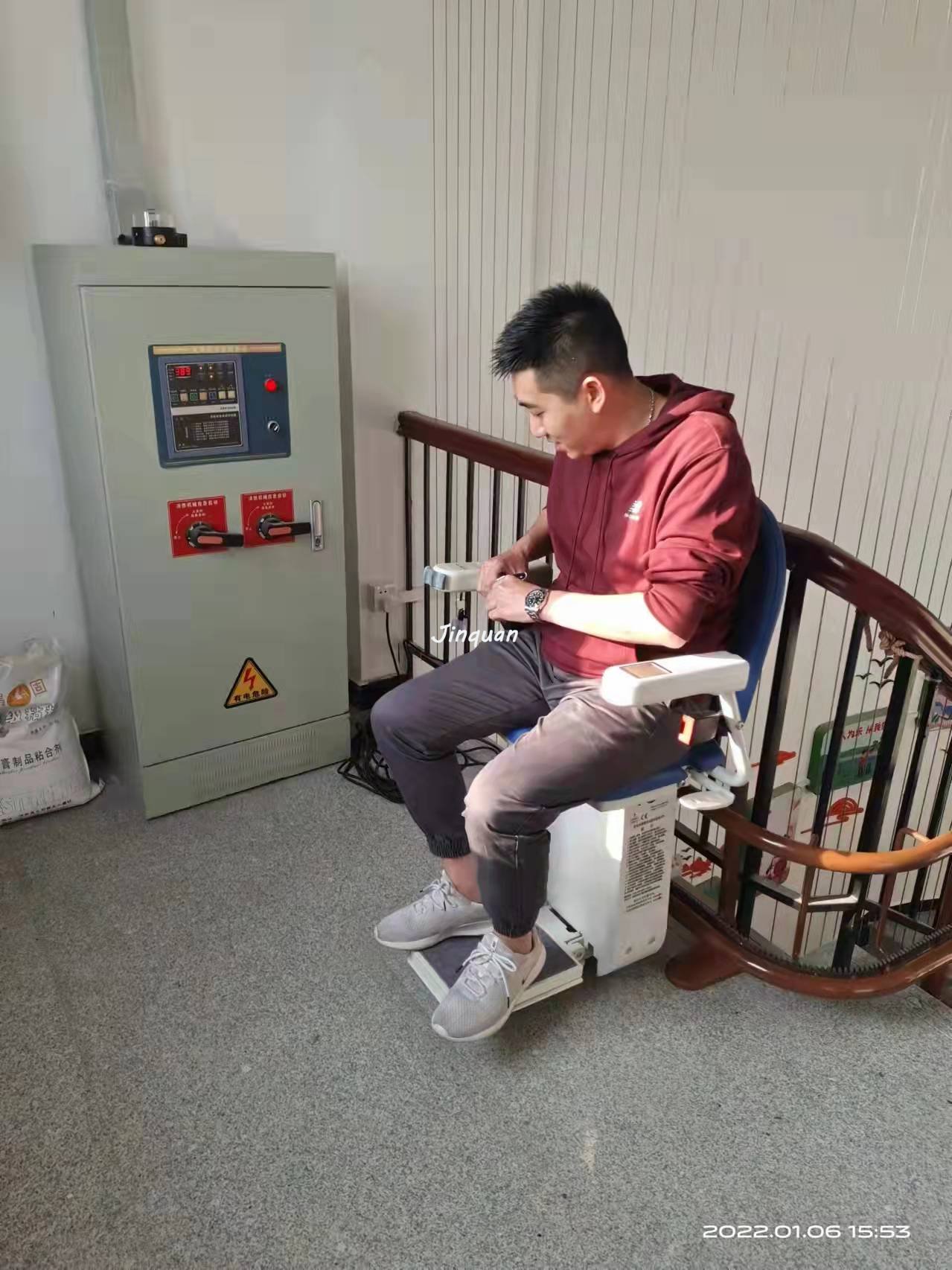 座椅電梯